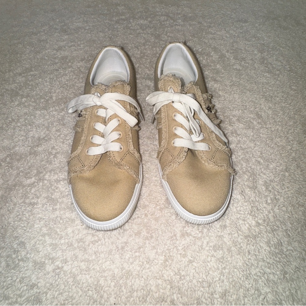 Ralph Lauren Tan Canvas Sneakers with White Laces Size 10